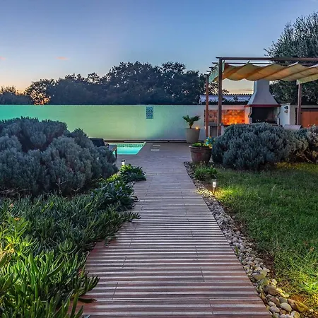 With Pool Near The Beach, Great Location * Medulin