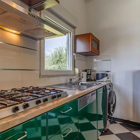 With Pool Near The Beach, Great Location Medulin