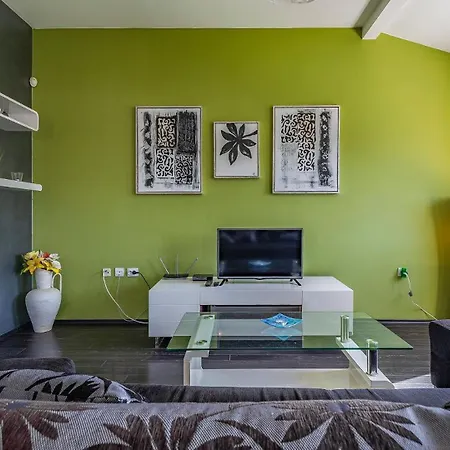 With Pool Near The Beach, Great Location * Medulin