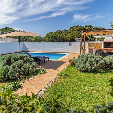With Pool Near The Beach, Great Location By Wiibuk Сasa de vacaciones Medulin