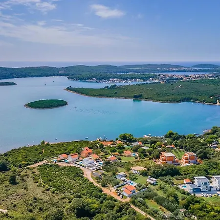 Сasa de vacaciones With Pool Near The Beach, Great Location By Wiibuk *